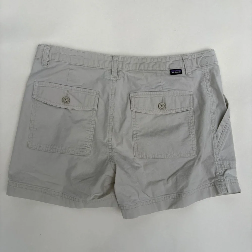 Patagonia Womens Khaki Organic Cotton Stretch Cargo Stand Up Shorts Size 4